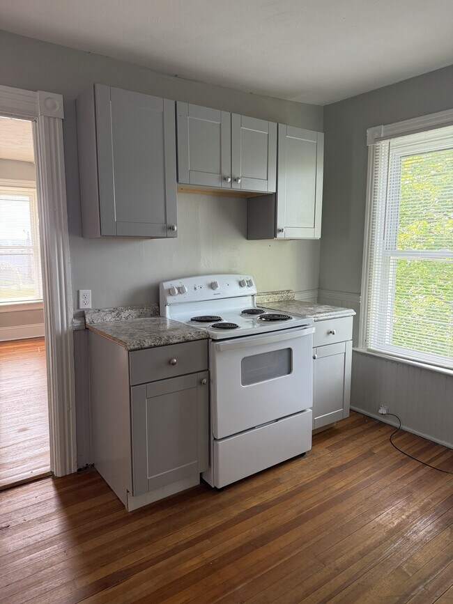 174 Curtis St in New Britain, CT - Building Photo - Building Photo