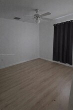 6036 SW 19th Ct in North Lauderdale, FL - Building Photo - Building Photo