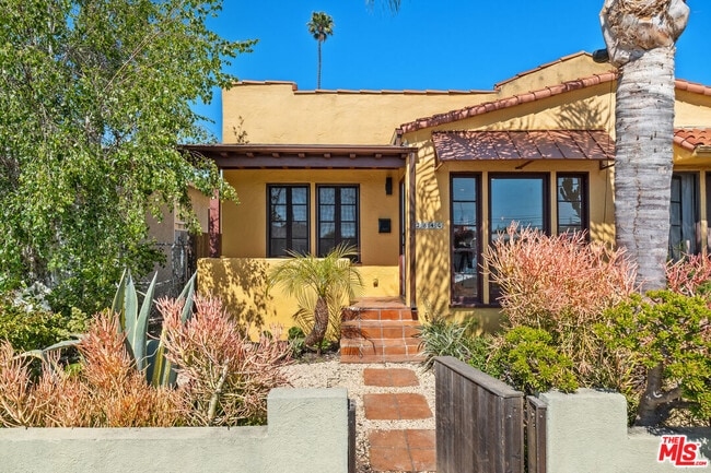 property at 3846 Lyceum Ave