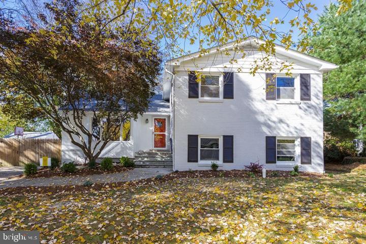 5400 Greystone St in Chevy Chase, MD - Building Photo