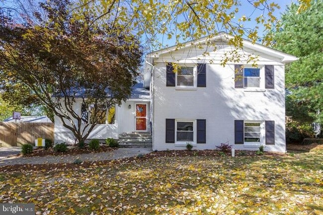 property at 5400 Greystone St