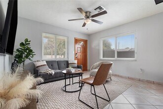 1201 NW 10th St, Unit 1 in Dania Beach, FL - Building Photo - Building Photo