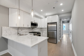 601 N 34th St, Unit 4 in Philadelphia, PA - Building Photo - Building Photo