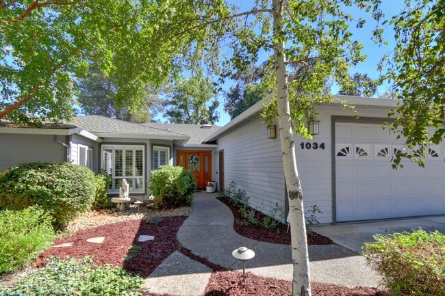1034 Miller Dr in Davis, CA - Building Photo - Building Photo