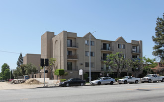 Laurel Courts West Apartments