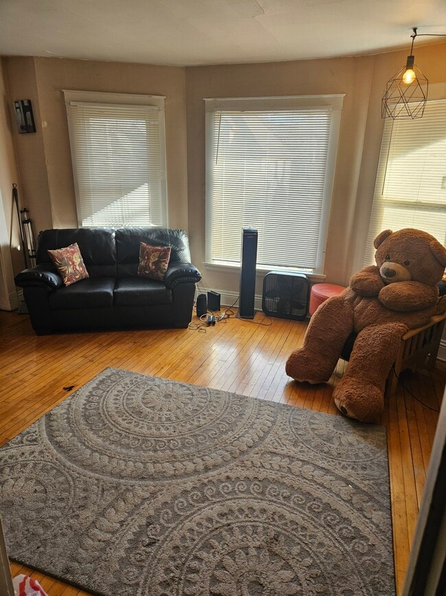 450 W Doty St in Madison, WI - Foto de edificio - Building Photo