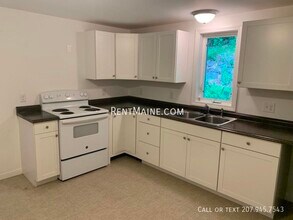 27 Margin St in Orono, ME - Building Photo - Building Photo