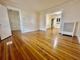 74 Lewis St, Unit 1 in Everett, MA - Building Photo