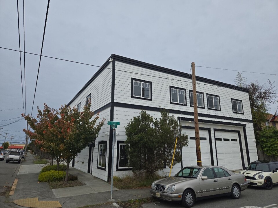 238 W Grant St in Eureka, CA - Building Photo