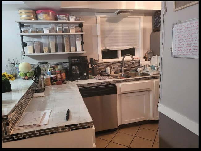 805 Tully Rd, Unit 31 in Modesto, CA - Foto de edificio - Building Photo