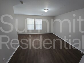 120 Beech Dr in Kyle, TX - Building Photo - Building Photo