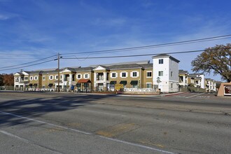 The Knolls at The Avenida in Atascadero, CA - Building Photo - Building Photo