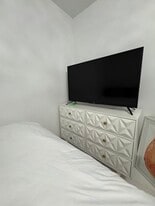 5647 Lincoln St in Hollywood, FL - Building Photo