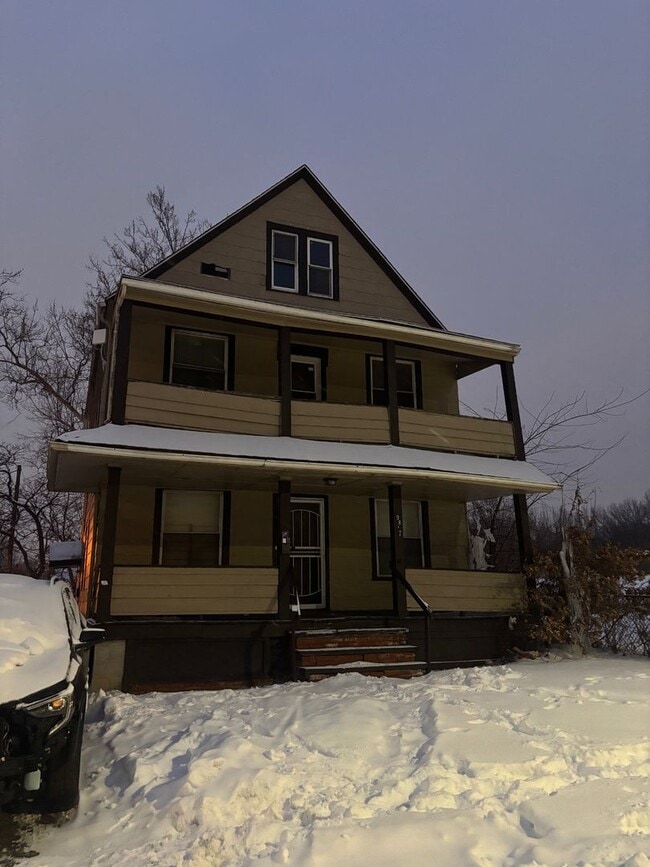 9807 Easton Ave in Cleveland, OH - Foto de edificio - Building Photo
