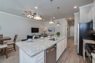 4009 Oaklawn St in Bryan, TX - Building Photo - Building Photo