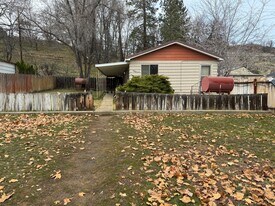 640 Juniper St in Susanville, CA - Building Photo