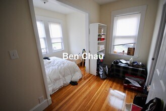 15 Taylor St, Unit 1B in Medford, MA - Foto de edificio - Building Photo