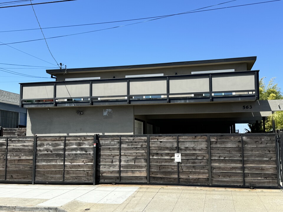 563 Hayes St in Richmond, CA - Building Photo