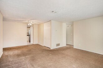 5801 Calico Ct in Lithonia, GA - Building Photo - Building Photo