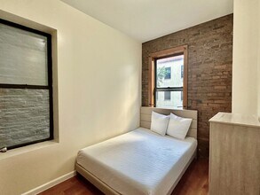 309 W 111th St in New York, NY - Foto de edificio - Building Photo