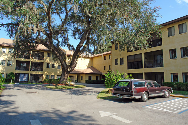 The Oaks Apartments in St. Augustine, FL - Foto de edificio - Building Photo