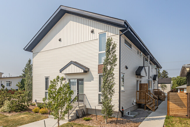 16210 103 Av NW in Edmonton, AB - Building Photo - Building Photo