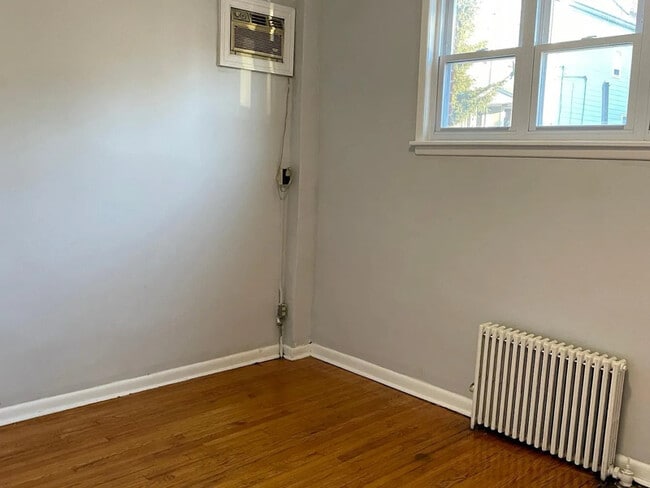 202 Ackerman Ave in Clifton, NJ - Building Photo - Building Photo