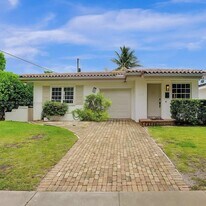 1402 Urbino Ave in Coral Gables, FL - Building Photo