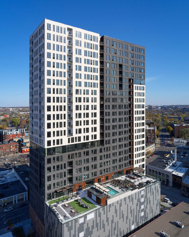 Rafter in Minneapolis, MN - Foto de edificio - Building Photo