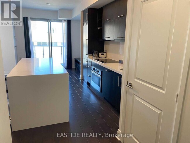 1080-1080 Bay St. in Toronto, ON - Building Photo - Building Photo
