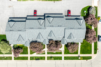 Whitnall Edge II in Franklin, WI - Building Photo - Building Photo