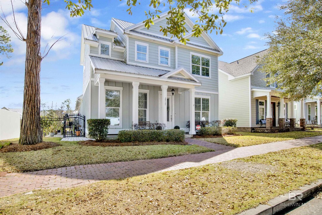 2717 Bienville Ave in Gulf Shores, AL - Foto de edificio