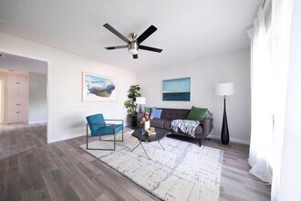 8616 Fireside Dr-Unit -Unit-B in Austin, TX - Building Photo - Building Photo