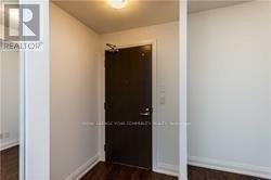 7161-7161 Yonge St in Markham, ON - Building Photo - Building Photo