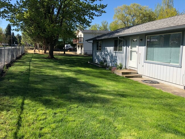 property at 807 Poplar St