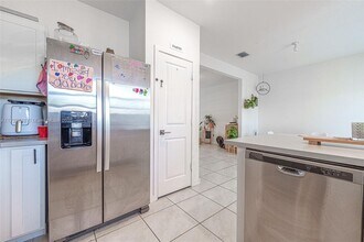 440 NE 5th Way in Florida City, FL - Building Photo - Building Photo