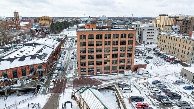 64 Commercial St in Rochester, NY - Building Photo - Building Photo