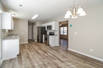 1220 Maple Ridge Dr in Burlington, NC - Building Photo - Building Photo