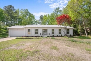 2603 Sunnydale Dr in Gadsden, AL - Building Photo