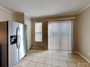 8023 Pavilion Ct in Indianapolis, IN - Building Photo - Building Photo