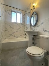 660 Hemlock St in Brooklyn, NY - Building Photo - Building Photo