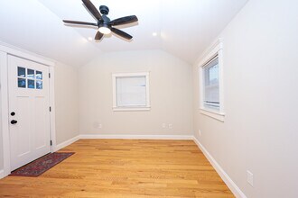 85 Oak St in Randolph, MA - Foto de edificio - Building Photo