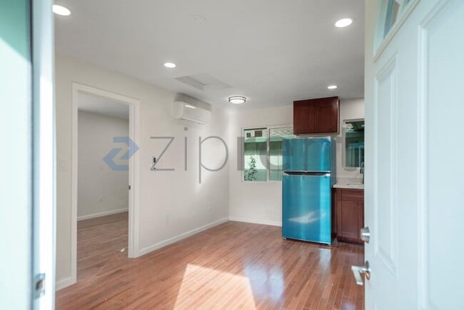 property at 4564 Angeles Ave