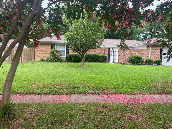 4840 Brandywine Dr in Virginia Beach, VA - Building Photo - Building Photo