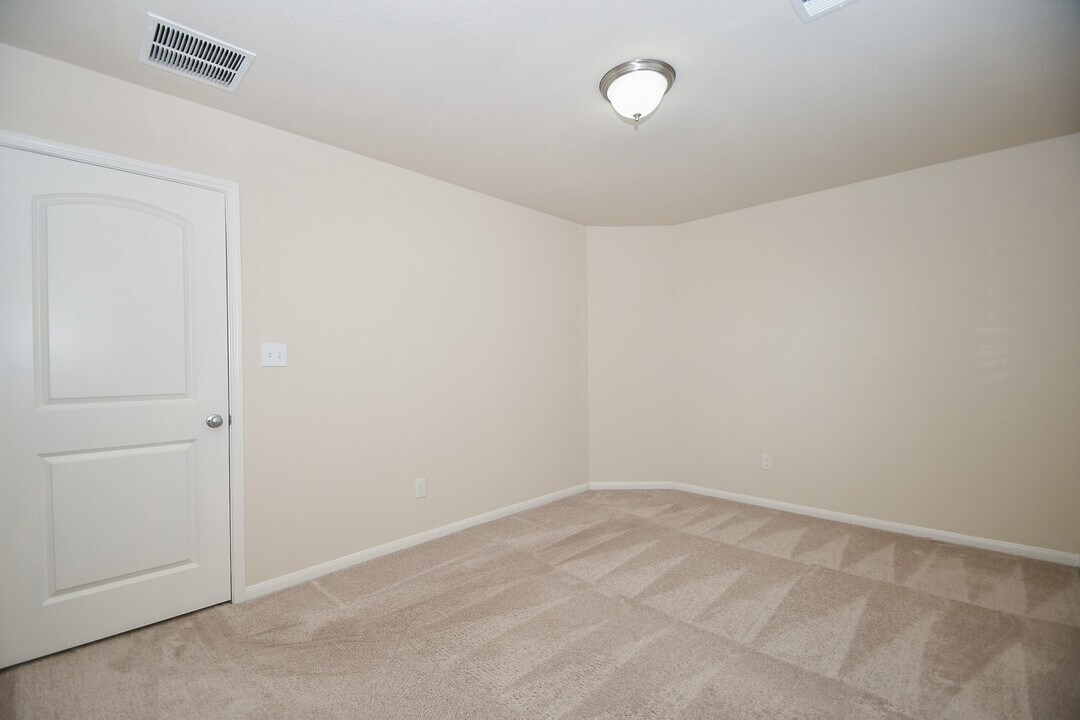 2738 Meandering Elm Trail in Houston, TX - Foto de edificio