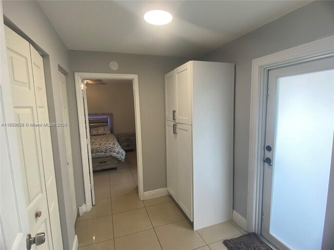 3500 NW 32nd Ct in Lauderdale Lakes, FL - Building Photo - Building Photo