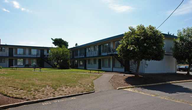 Roosevelt Gardens in Eugene, OR - Building Photo - Building Photo