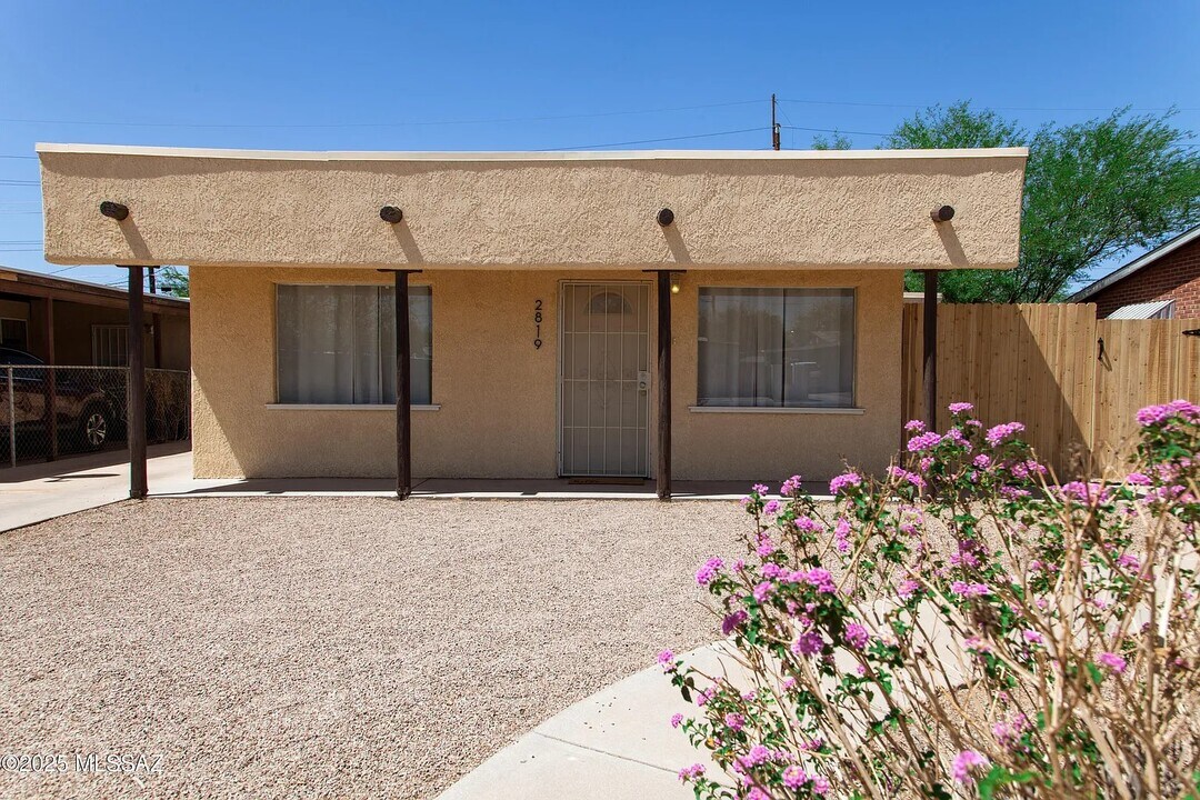 2819 E 20th St in Tucson, AZ - Building Photo