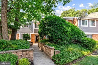 105 Mulberry Cove in Mount Laurel, NJ - Building Photo - Building Photo