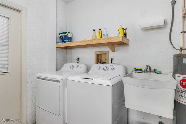 201 SE 28th Terrace in Cape Coral, FL - Building Photo - Building Photo
